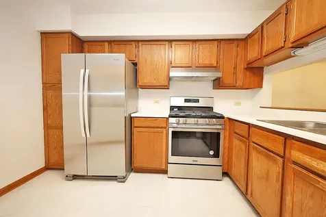 942 Little Falls Court Elk Grove Village IL 60007
