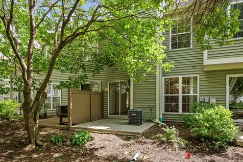 942 Little Falls Court Elk Grove Village IL 60007