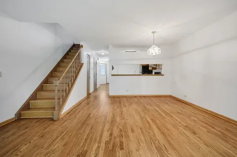 942 Little Falls Court Elk Grove Village IL 60007