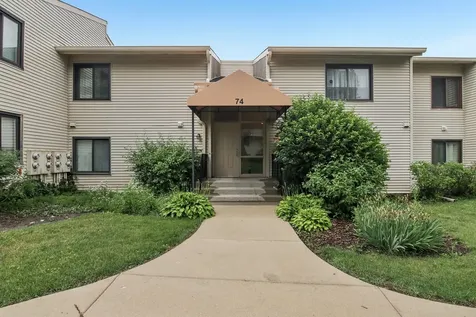 74 Commonwealth Court Vernon Hills IL 60061