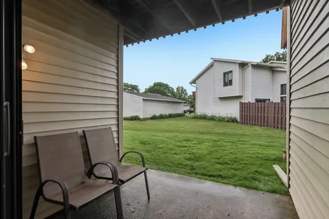 74 Commonwealth Court Vernon Hills IL 60061