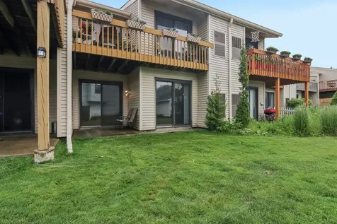 74 Commonwealth Court Vernon Hills IL 60061