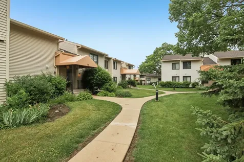 74 Commonwealth Court Vernon Hills IL 60061
