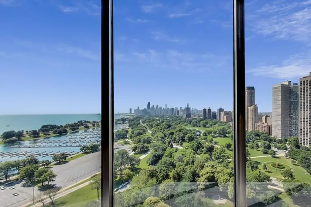 2800 North Lake Shore Drive Chicago IL 60657