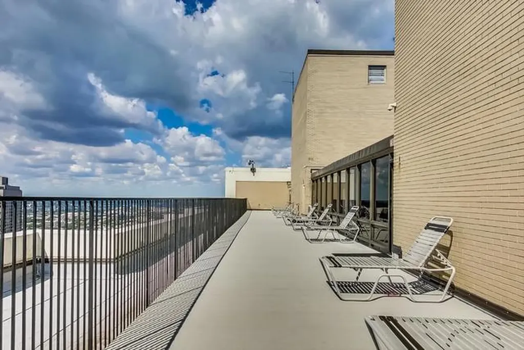 2800 North Lake Shore Drive Chicago IL 60657