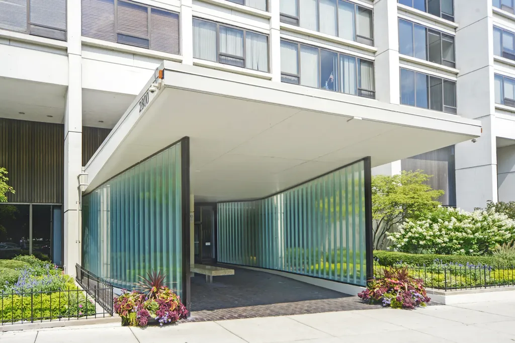 2800 North Lake Shore Drive Chicago IL 60657