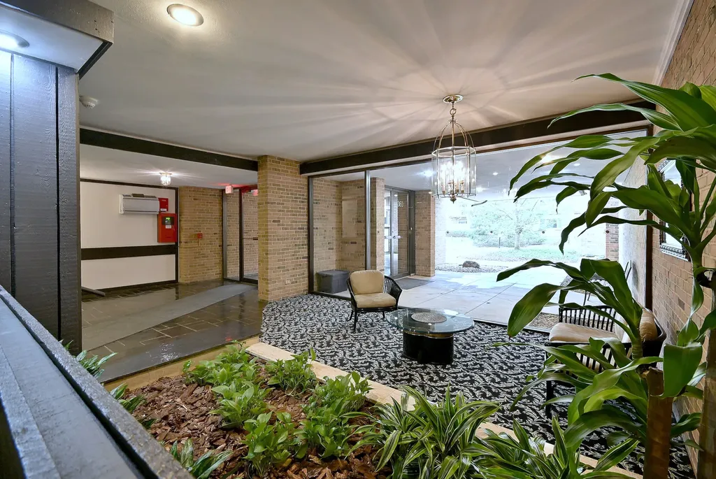 360 Claymoor Avenue Hinsdale IL 60521