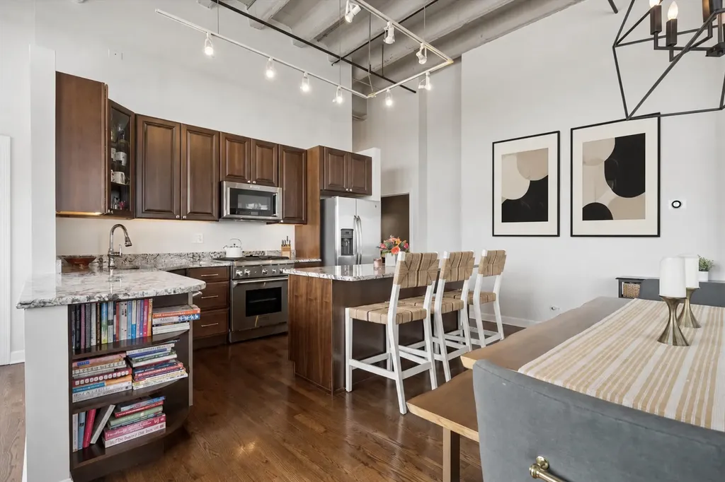 1601 West School Street Chicago IL 60657