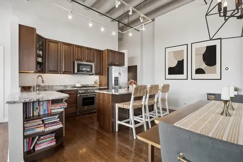 1601 West School Street Chicago IL 60657