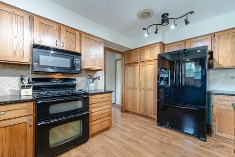 913 Cherokee Court Lake Villa IL 60046