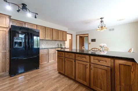 913 Cherokee Court Lake Villa IL 60046