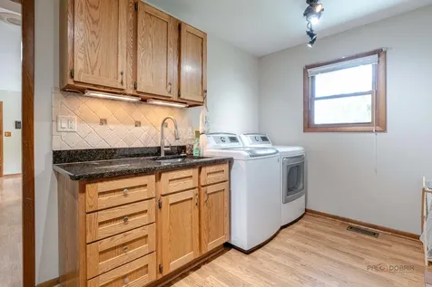 913 Cherokee Court Lake Villa IL 60046