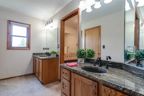 913 Cherokee Court Lake Villa IL 60046