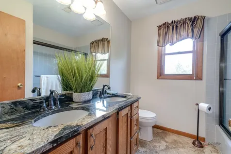 913 Cherokee Court Lake Villa IL 60046