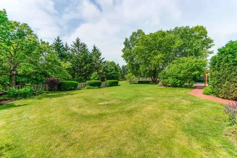913 Cherokee Court Lake Villa IL 60046