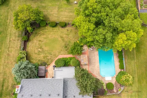 913 Cherokee Court Lake Villa IL 60046