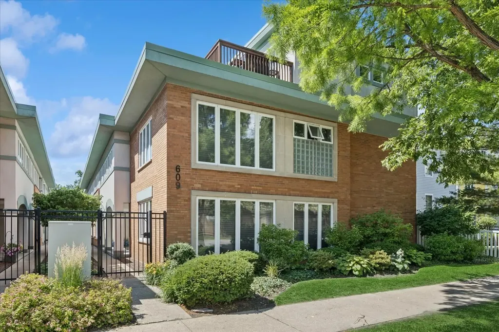 609 South Boulevard Oak Park IL 60302