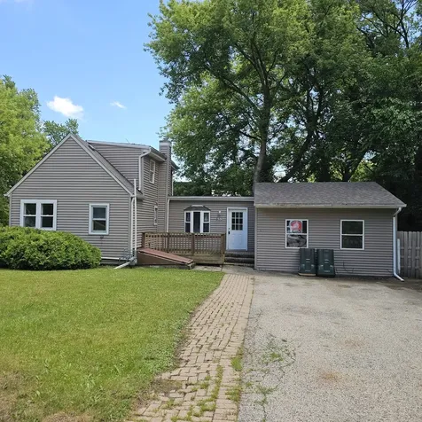 611 Golfview Drive Round Lake Beach IL 60073