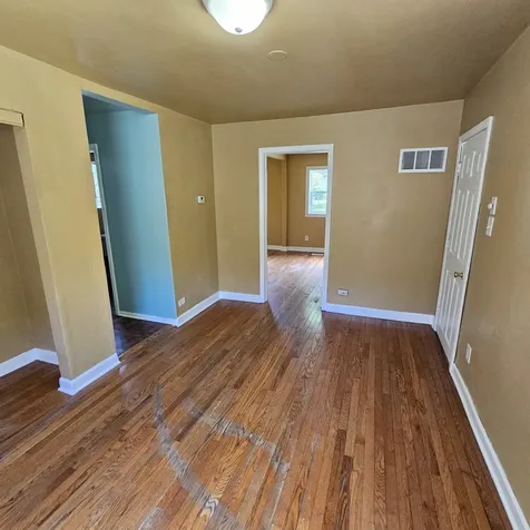 611 Golfview Drive Round Lake Beach IL 60073