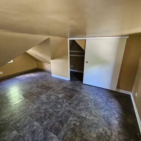 611 Golfview Drive Round Lake Beach IL 60073