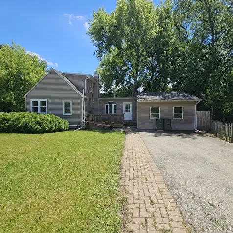611 Golfview Drive Round Lake Beach IL 60073