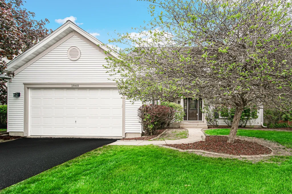 1940 Waverly Lane Algonquin IL 60102