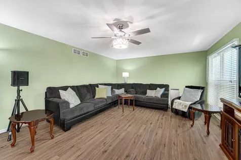1940 Waverly Lane Algonquin IL 60102