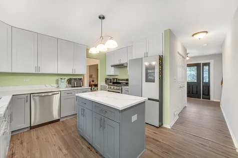 1940 Waverly Lane Algonquin IL 60102