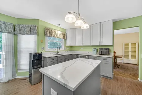 1940 Waverly Lane Algonquin IL 60102