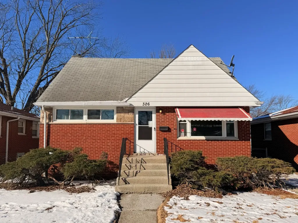 326 Clyde Avenue Calumet City IL 60409