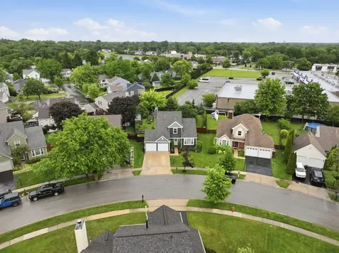 10 Washington Court Streamwood IL 60107