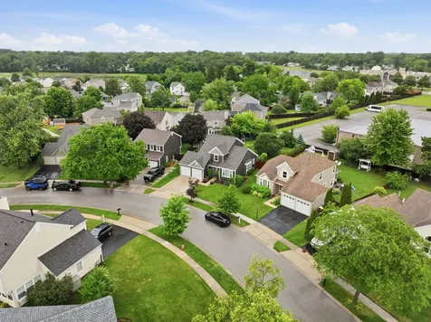 10 Washington Court Streamwood IL 60107