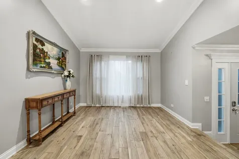 10 Washington Court Streamwood IL 60107