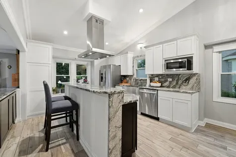 10 Washington Court Streamwood IL 60107