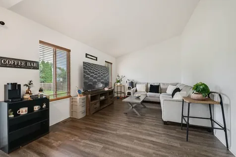 516 May Street Plano IL 60545