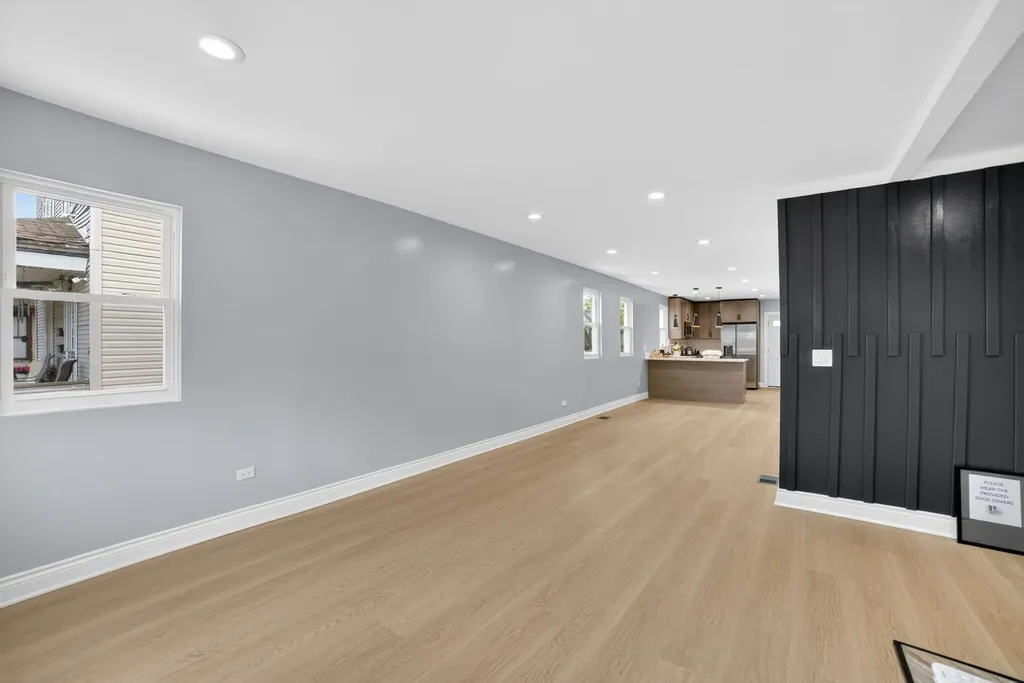 123 West 104th Place Chicago IL 60628