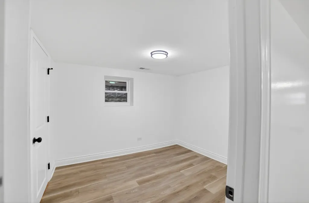123 West 104th Place Chicago IL 60628