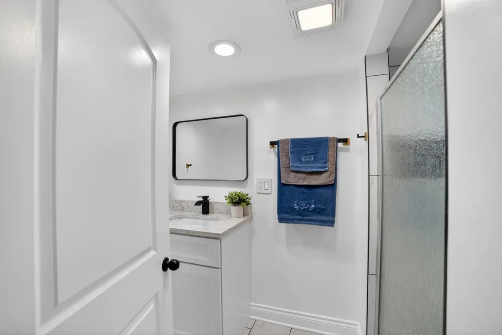 123 West 104th Place Chicago IL 60628