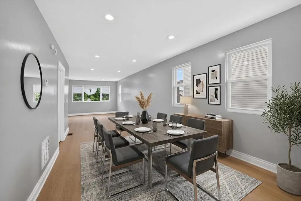 123 West 104th Place Chicago IL 60628