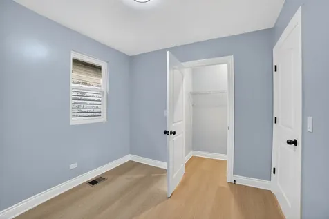 123 West 104th Place Chicago IL 60628