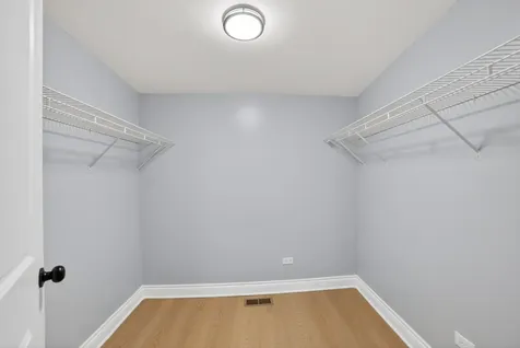 123 West 104th Place Chicago IL 60628