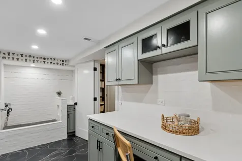 318 East Sunnyside Avenue Libertyville IL 60048