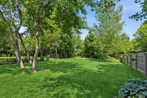 318 East Sunnyside Avenue Libertyville IL 60048