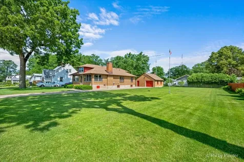 746 Parkway Avenue Elgin IL 60120