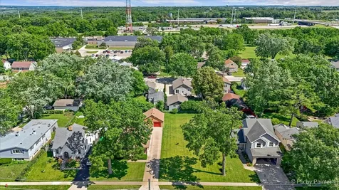 746 Parkway Avenue Elgin IL 60120