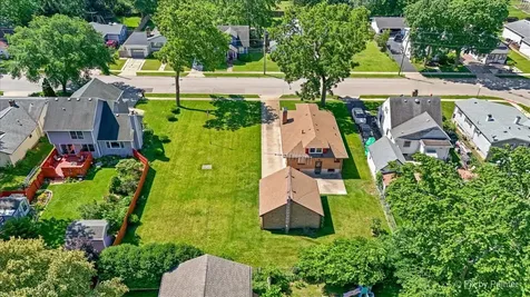 746 Parkway Avenue Elgin IL 60120