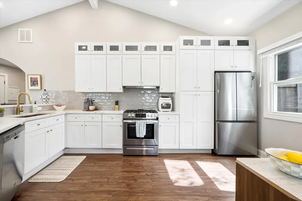 125 58TH Place Clarendon Hills IL 60514