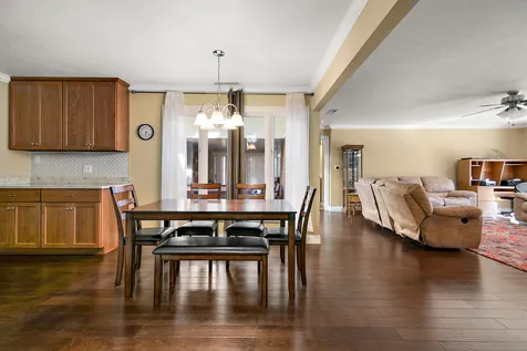 1305 Oaktree Lane Kankakee IL 60901