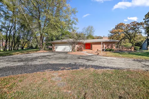 1305 Oaktree Lane Kankakee IL 60901