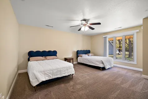 1305 Oaktree Lane Kankakee IL 60901